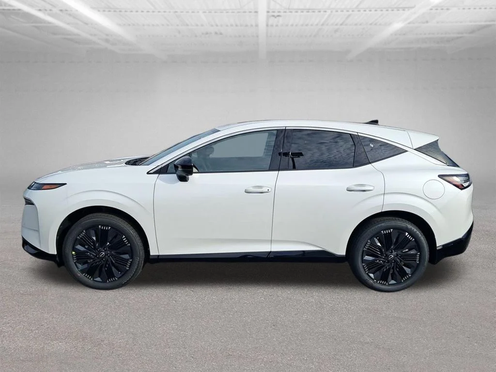 New 2026 White Nissan Platinum image 2