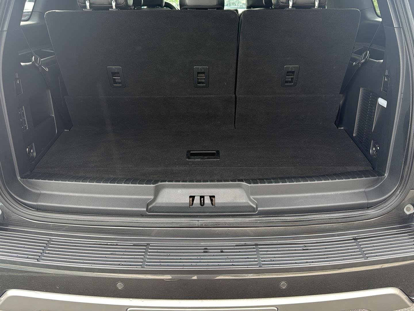 Used 2020 Magnetic Metallic Ford Limited image 22