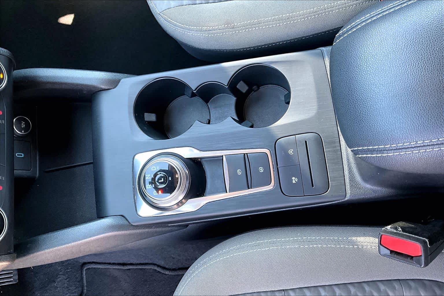 Used 2020 Velocity Blue Metallic Ford SE image 15