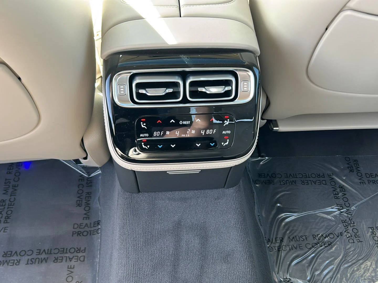 New 2026 MANUFAKTUR Moonlight White Metallic Mercedes-Benz S 580 image 27