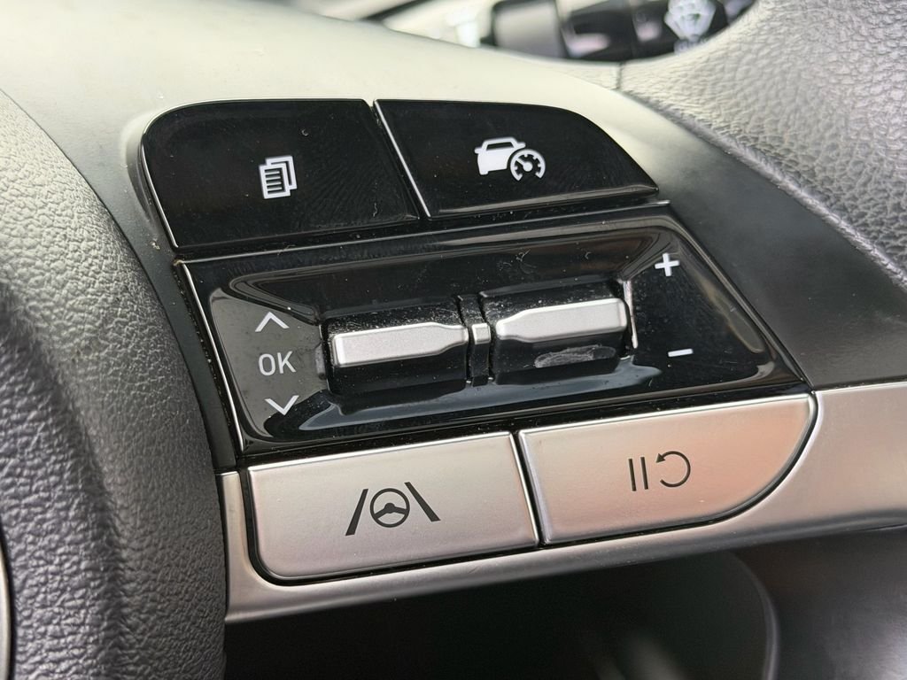 Used 2022 Beige Hyundai SEL image 29