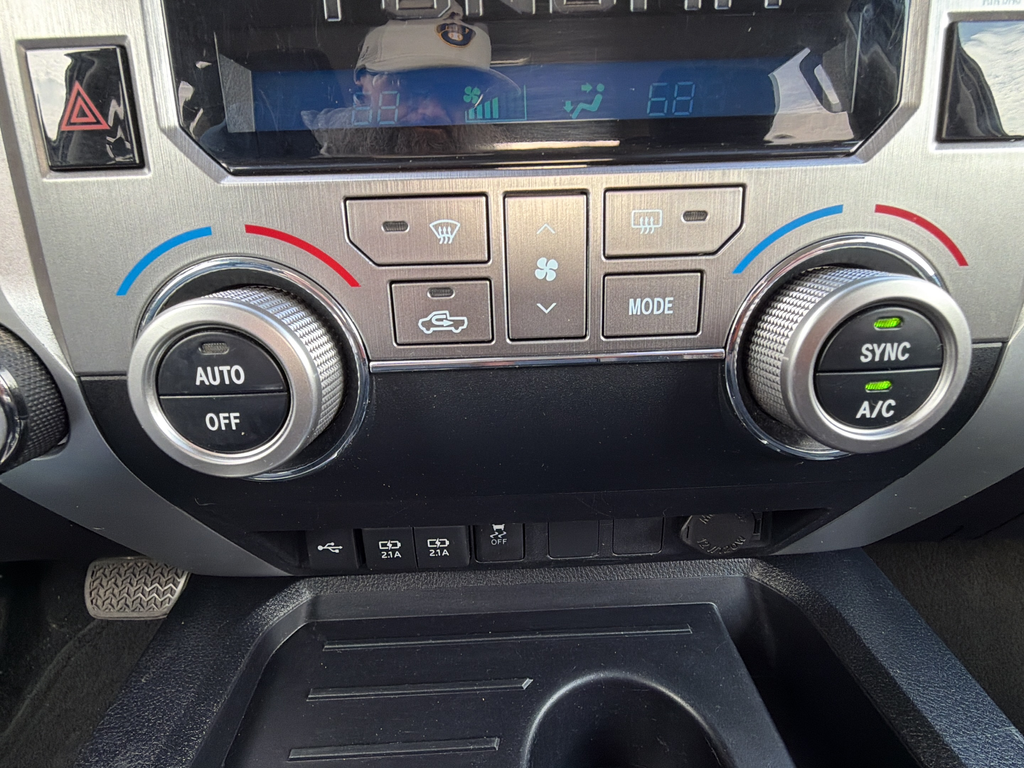 Used 2021 White Toyota SR5 image 28