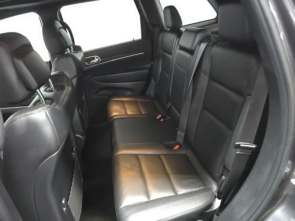 Used 2020 Gray Jeep Limited image 33
