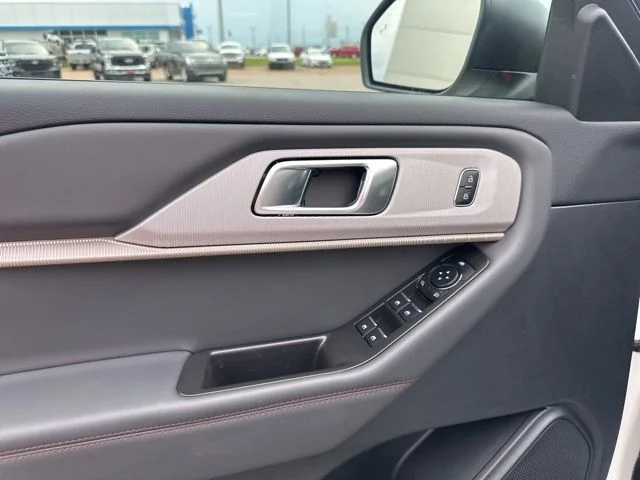 New 2026 Star White Metallic Tri-Coat Ford Active image 34
