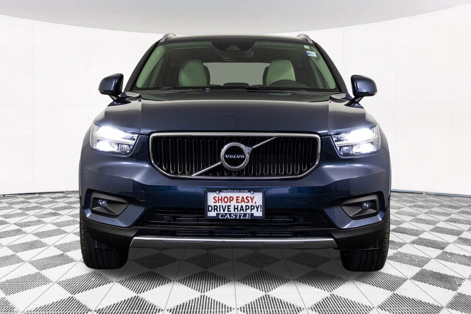 2021 VOLVO XC40 - Image 6