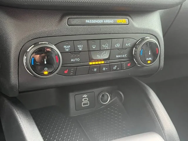 Used 2023 Green Ford Outer Banks image 33