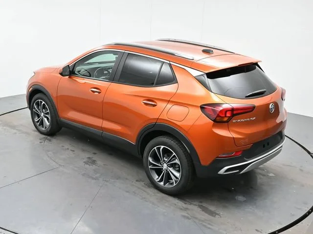 Used 2023 SUNSET GLOW METALLIC Buick Select image 37