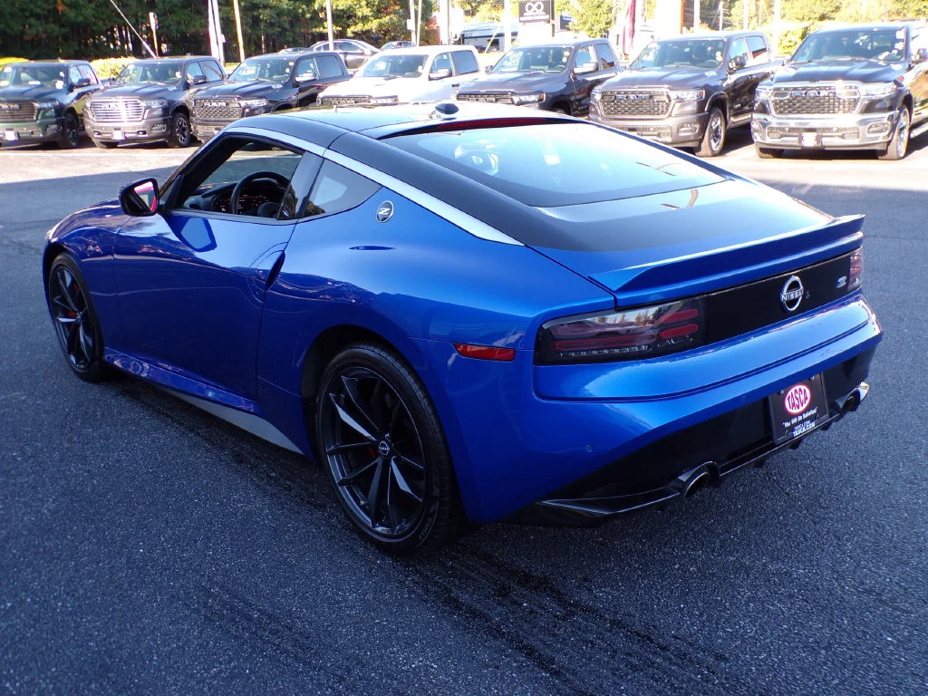 Used 2024 Blue Nissan Performance image 7