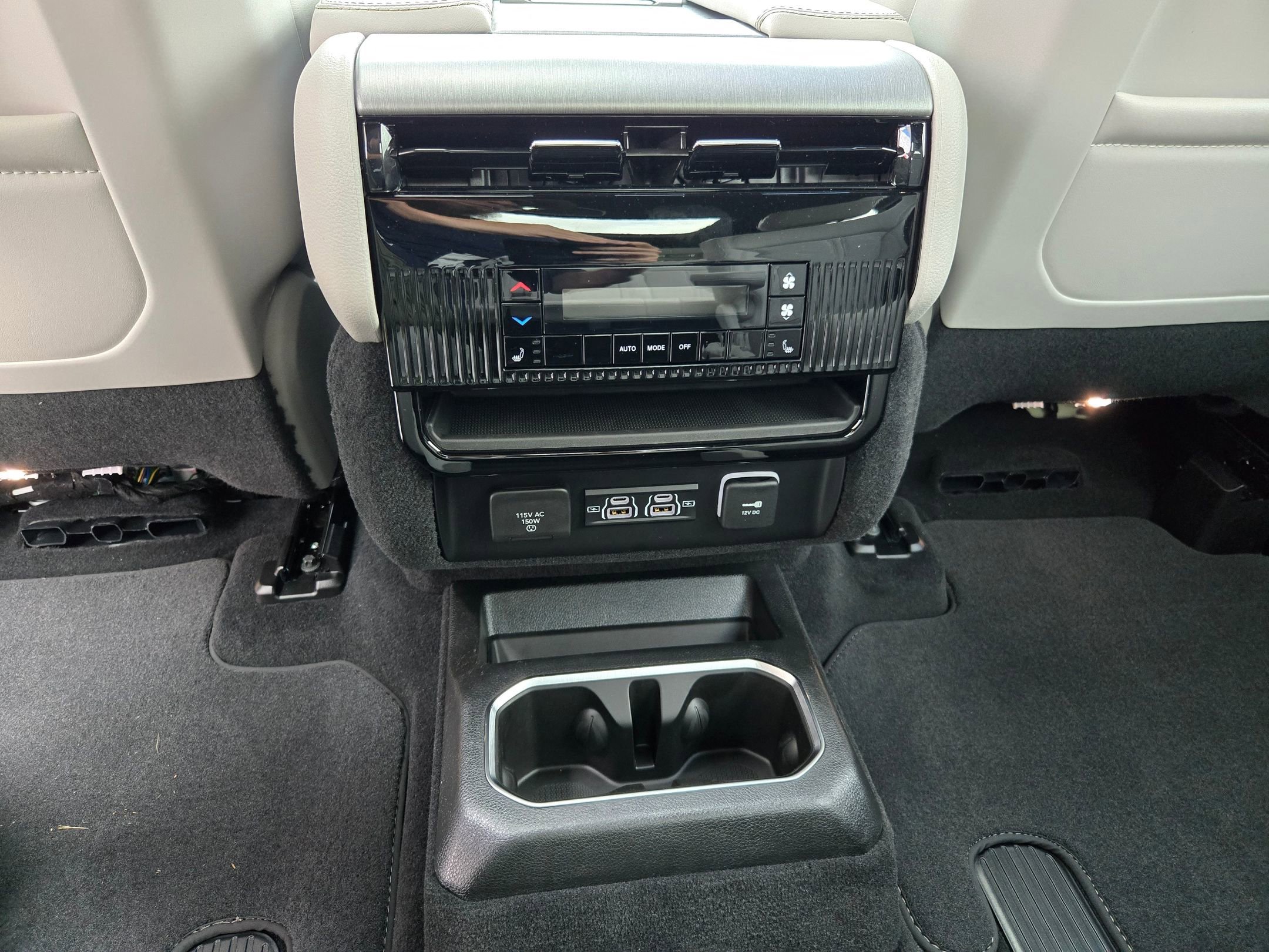 New 2026 Steel Blue Exterior Paint Jeep Limited Reserve image 36
