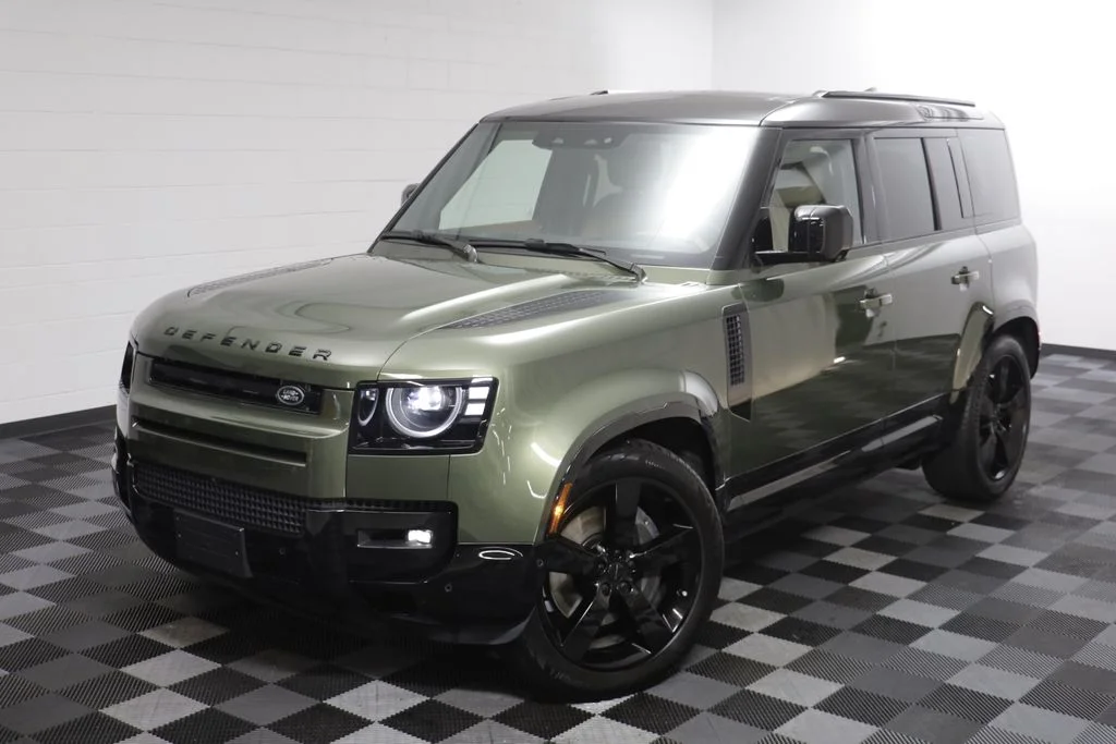Certified Used 2026 Green Land Rover X-Dynamic SE image 2