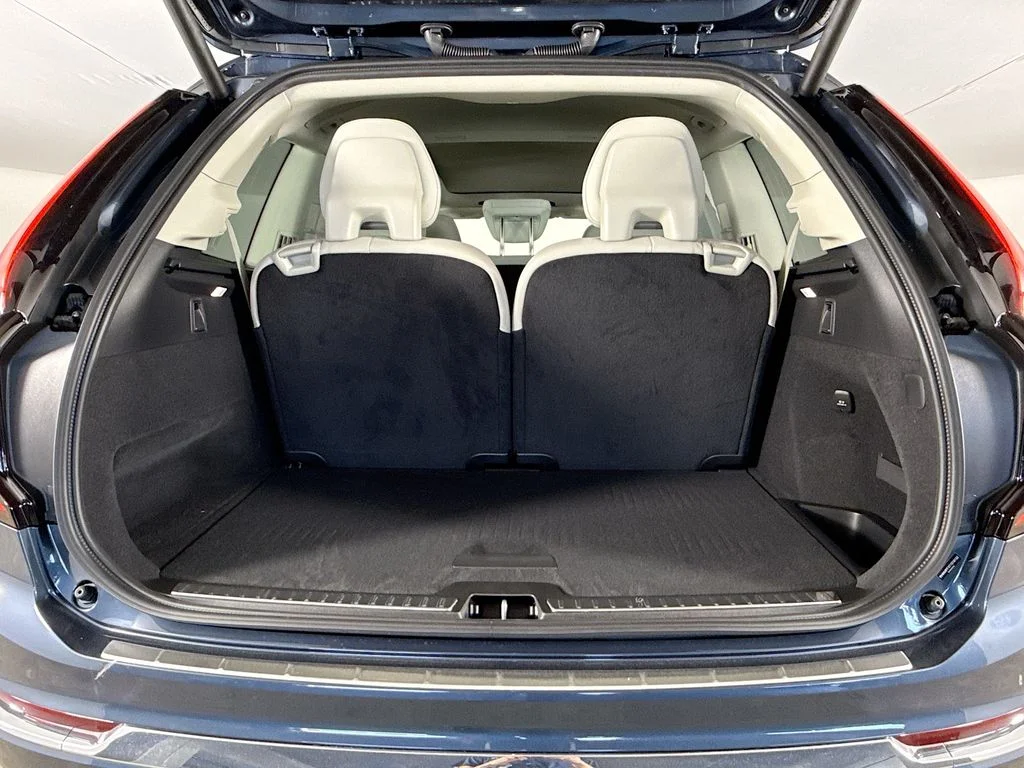 New 2026 Blue Volvo T8 Ultra image 28