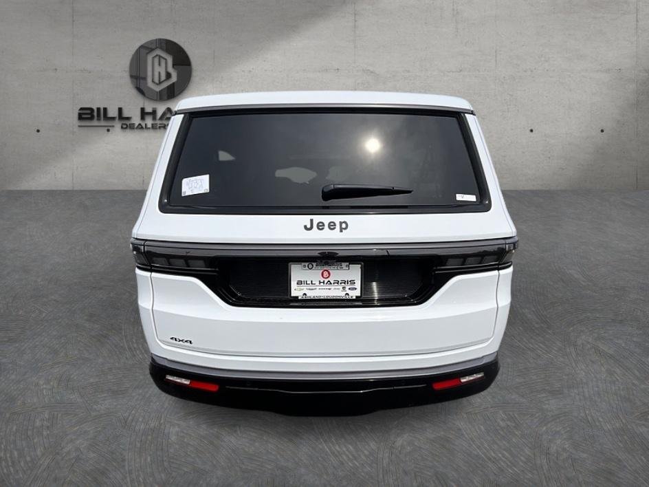 New 2026 Bright White Clear-Coat Exterior Paint Jeep Limited Reserve image 7