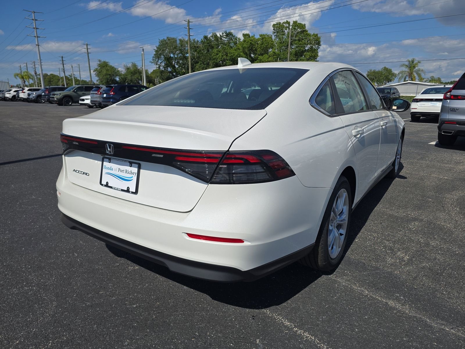 New 2026 Platinum White Pearl Honda LX image 4