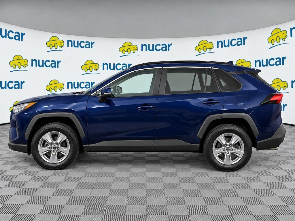 Used 2025  Toyota XLE image 6
