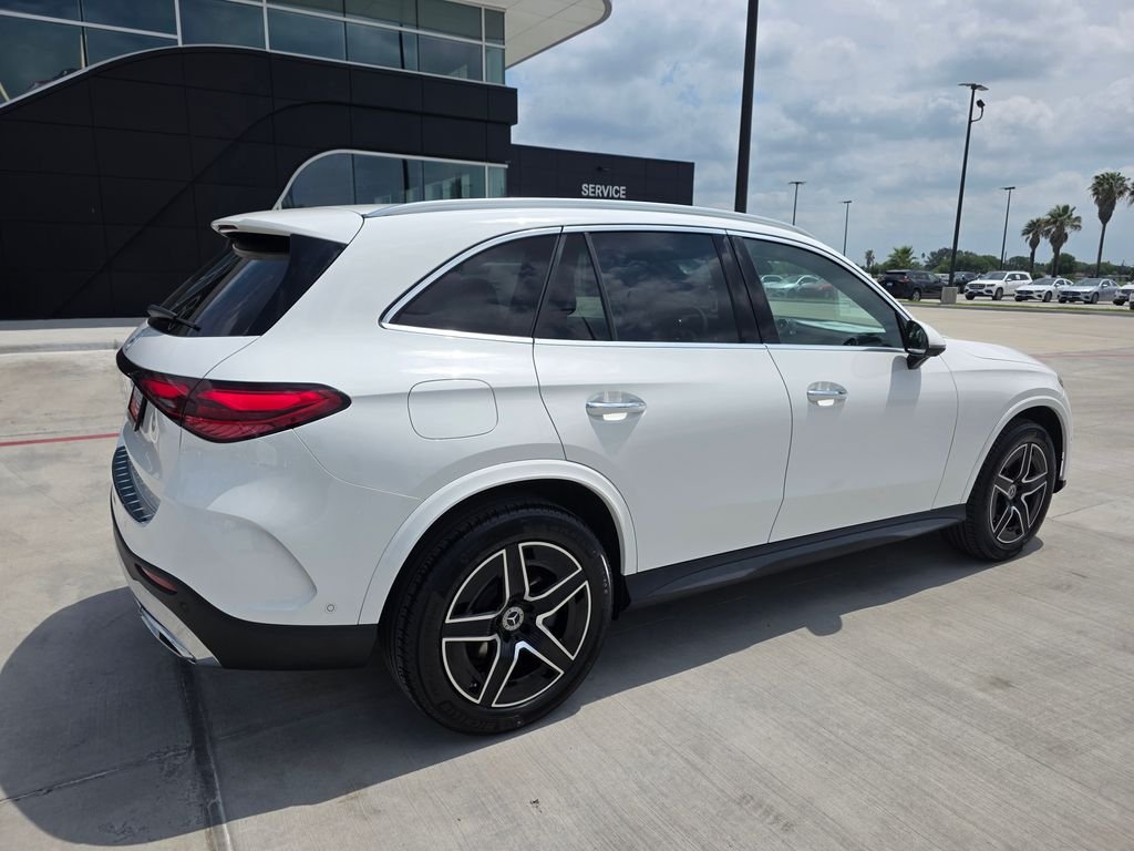 New 2026 Polar White Mercedes-Benz GLC 300 image 7