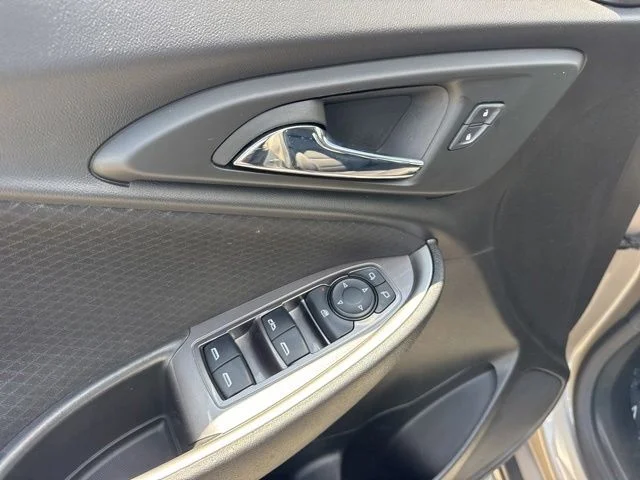 Used 2023 Gray Chevrolet LT image 28