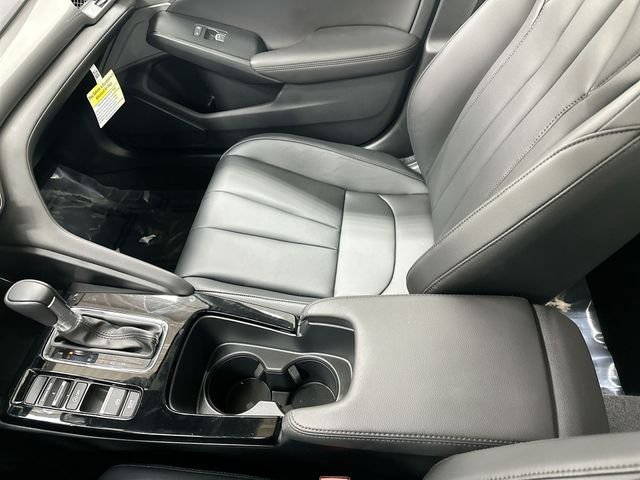 Certified Used 2025  Acura Base image 23