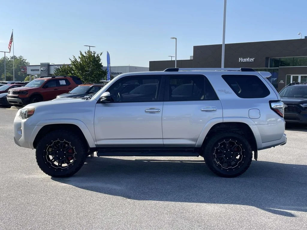 2017 Toyota 4Runner Off-Road Premium - Photo 29