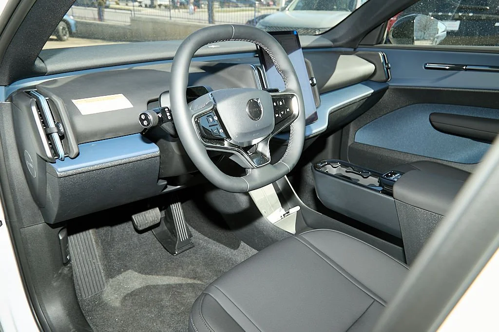 New 2026 Crystal White Volvo Ultra image 12