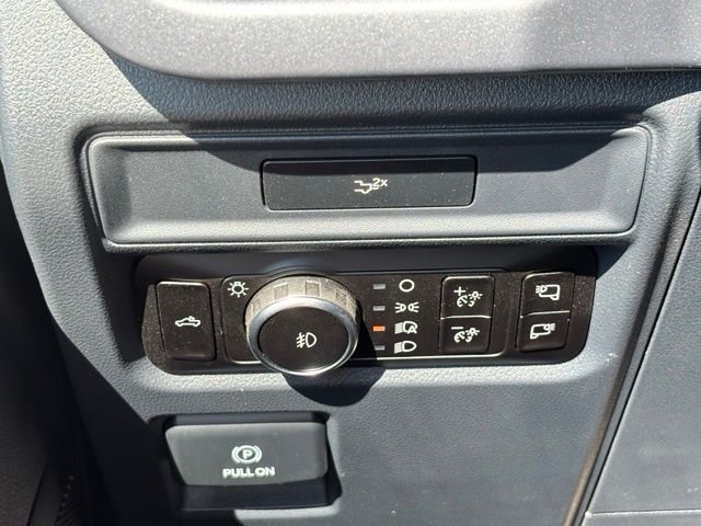New 2026 Carbonized Gray Metallic Ford XLT image 30