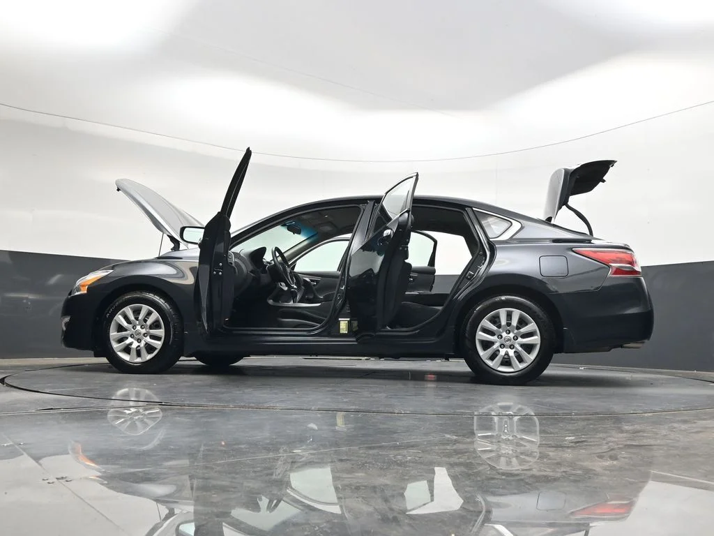 Used 2015 Storm Nissan 2.5 S image 41