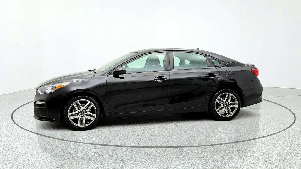 Used 2019 Aurora Black Kia S IVT image 8