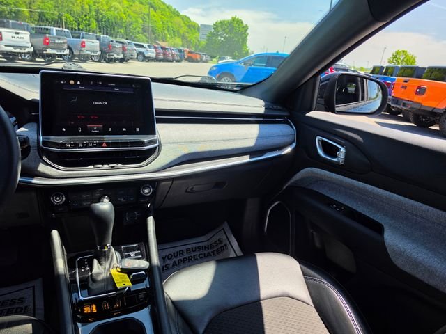 Used 2023 Black Jeep Latitude image 14