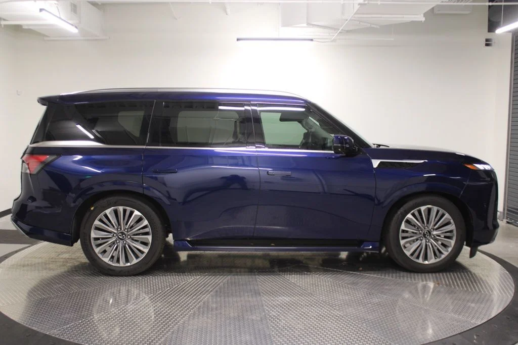 New 2025 GRAND BLUE INFINITI LUXE image 12