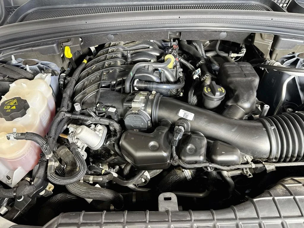 Used 2024 Gray Jeep Limited image 43