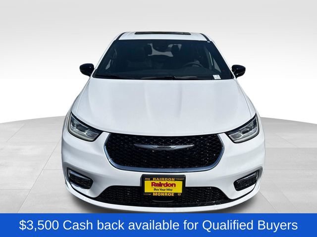 New 2026 Bright White Clear-Coat Exterior Paint Chrysler Select image 2