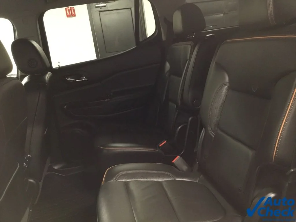Used 2022 White GMC AT4 image 31