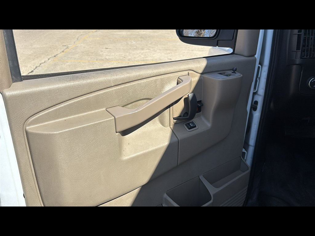 2022 Chevrolet Express Cargo 1WT - Photo 8
