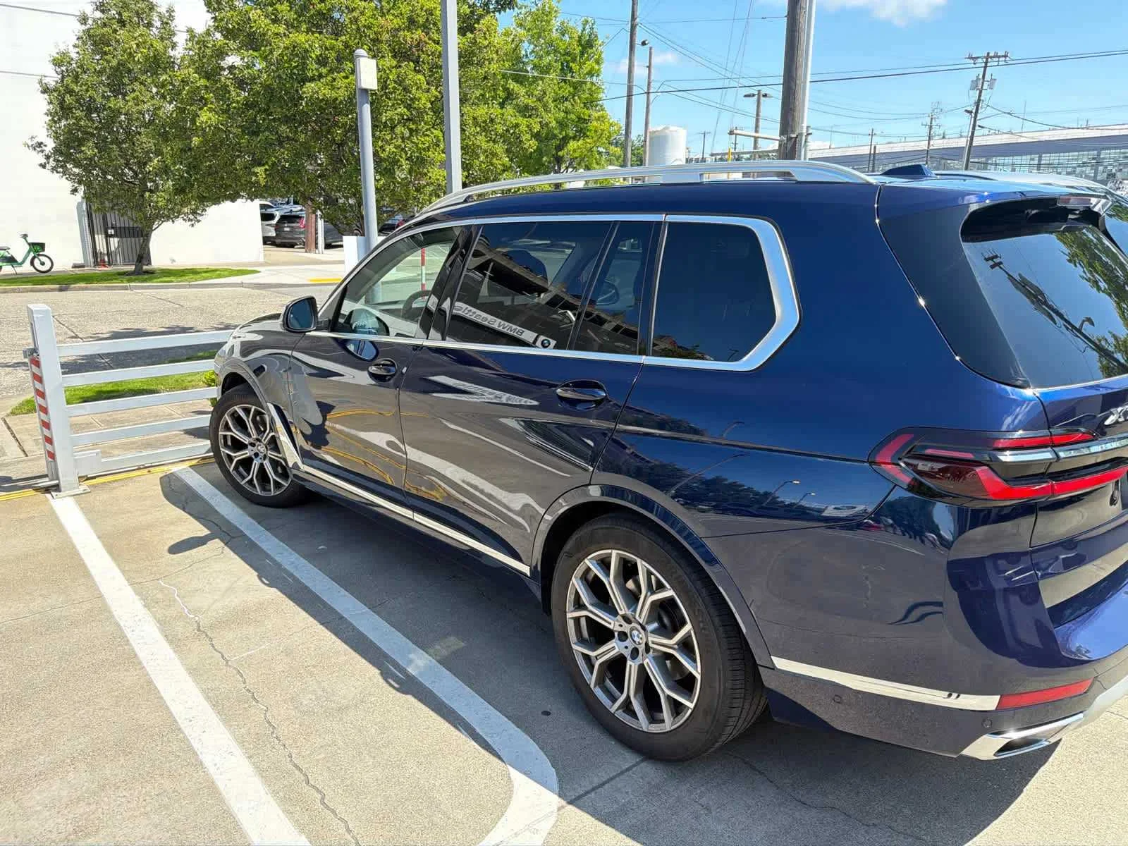 Used 2024 Tanzanite Blue II Metallic BMW xDrive40i image 3