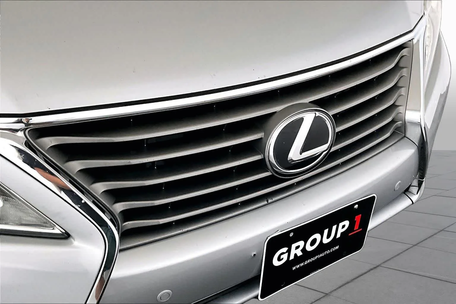 Used 2015 Silver Lining Metallic Lexus  image 30
