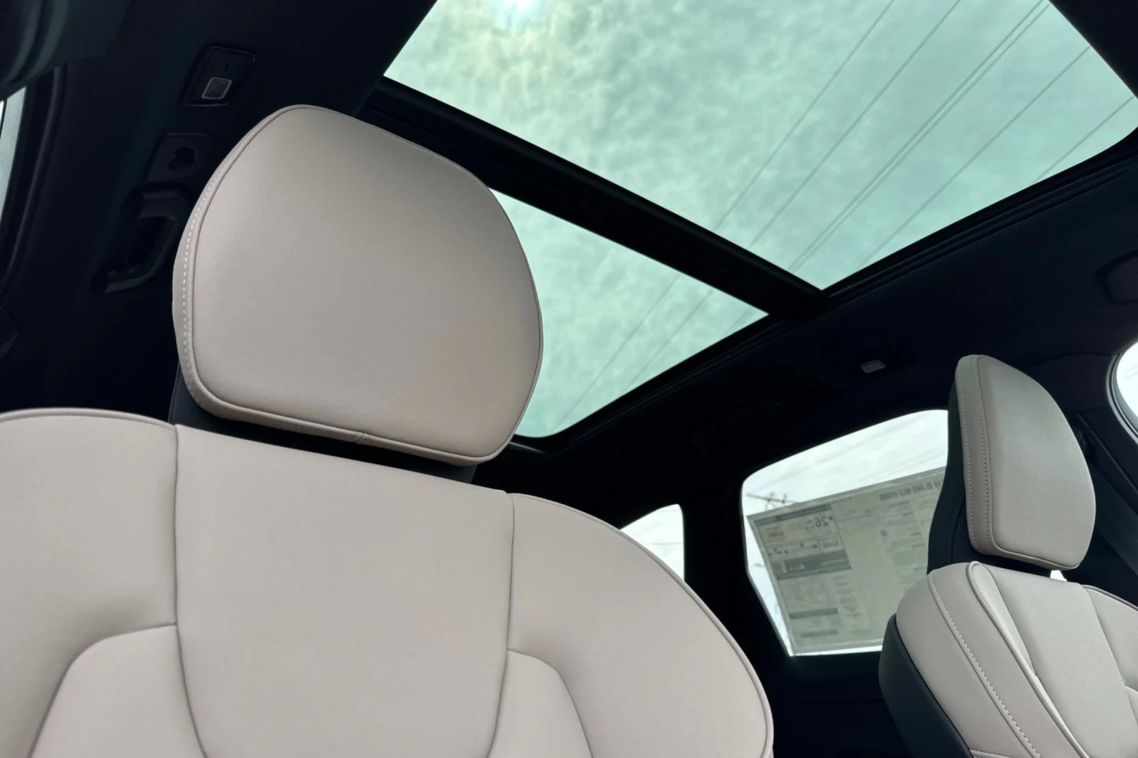 New 2026 Crystal White Volvo B5 Core image 19