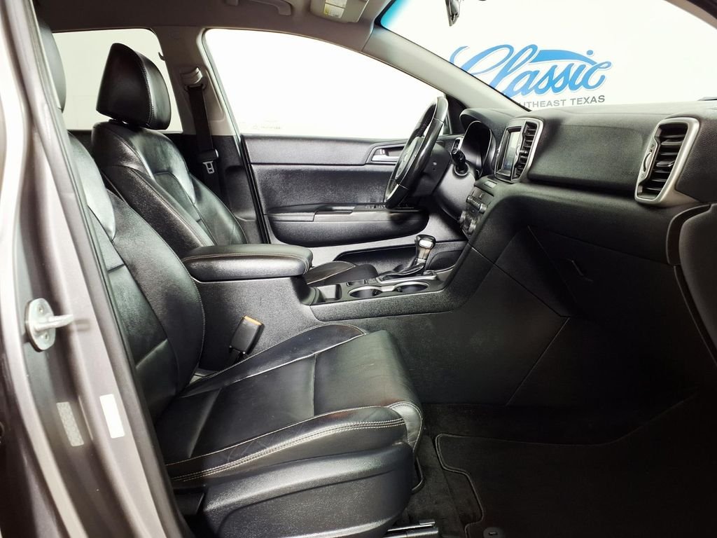 Used 2017 Silver Kia EX image 11