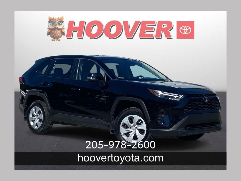 2025 Toyota RAV4 LE FWD's photo