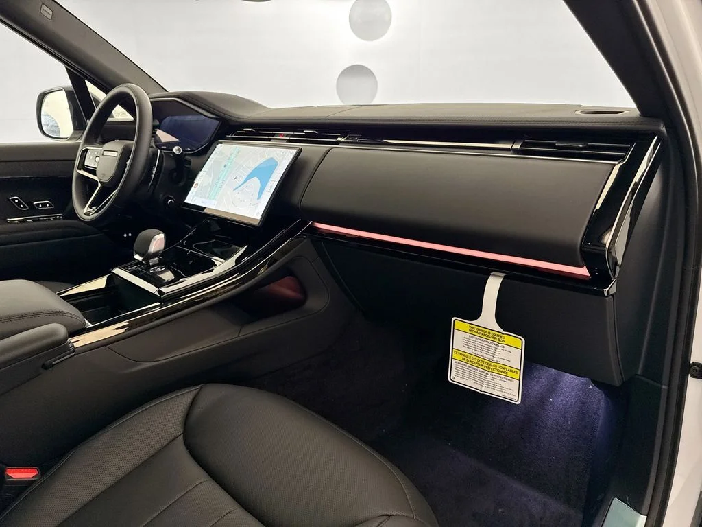 New 2026 Fuji White Land Rover Dynamic SE image 31