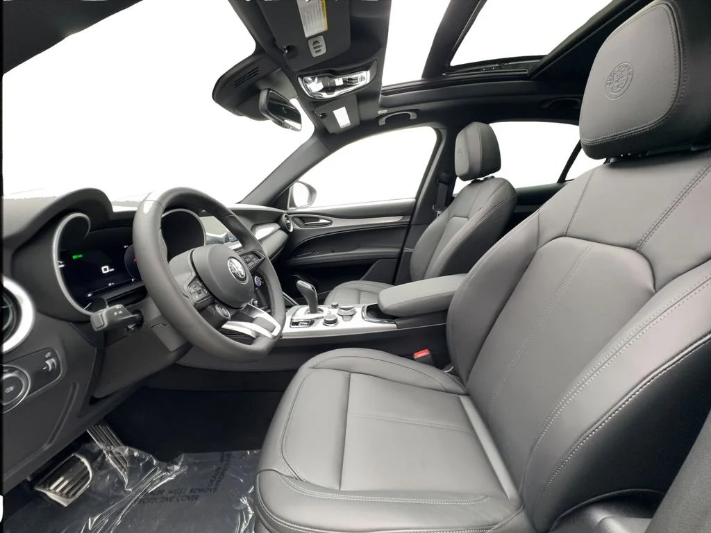 New 2026 Gray Alfa Romeo Base image 22