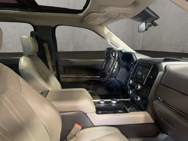 Used 2018 White Ford Limited image 19