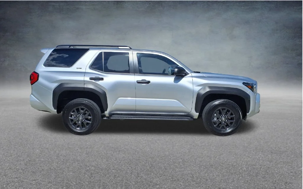 Used 2025 Silver Toyota SR5 image 8