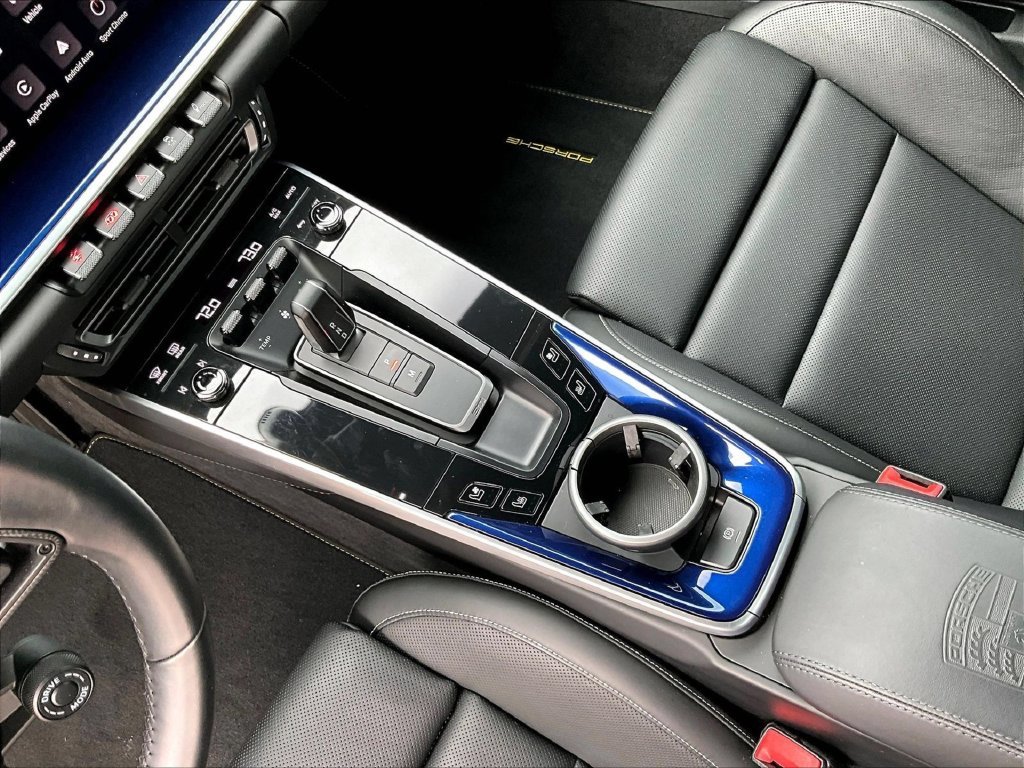 Used 2022  Porsche Turbo image 17