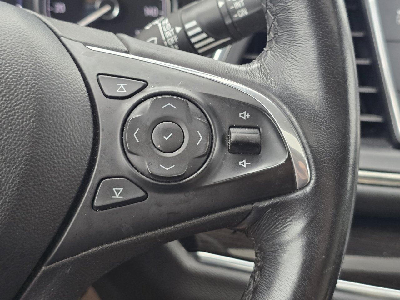 Used 2021 White Buick Premium Group image 34