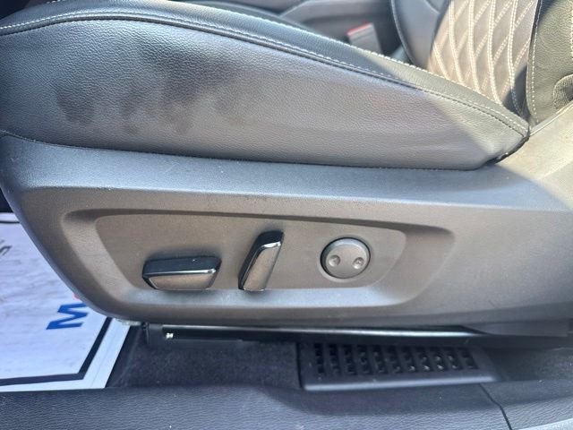 Used 2024  Mitsubishi SEL image 14