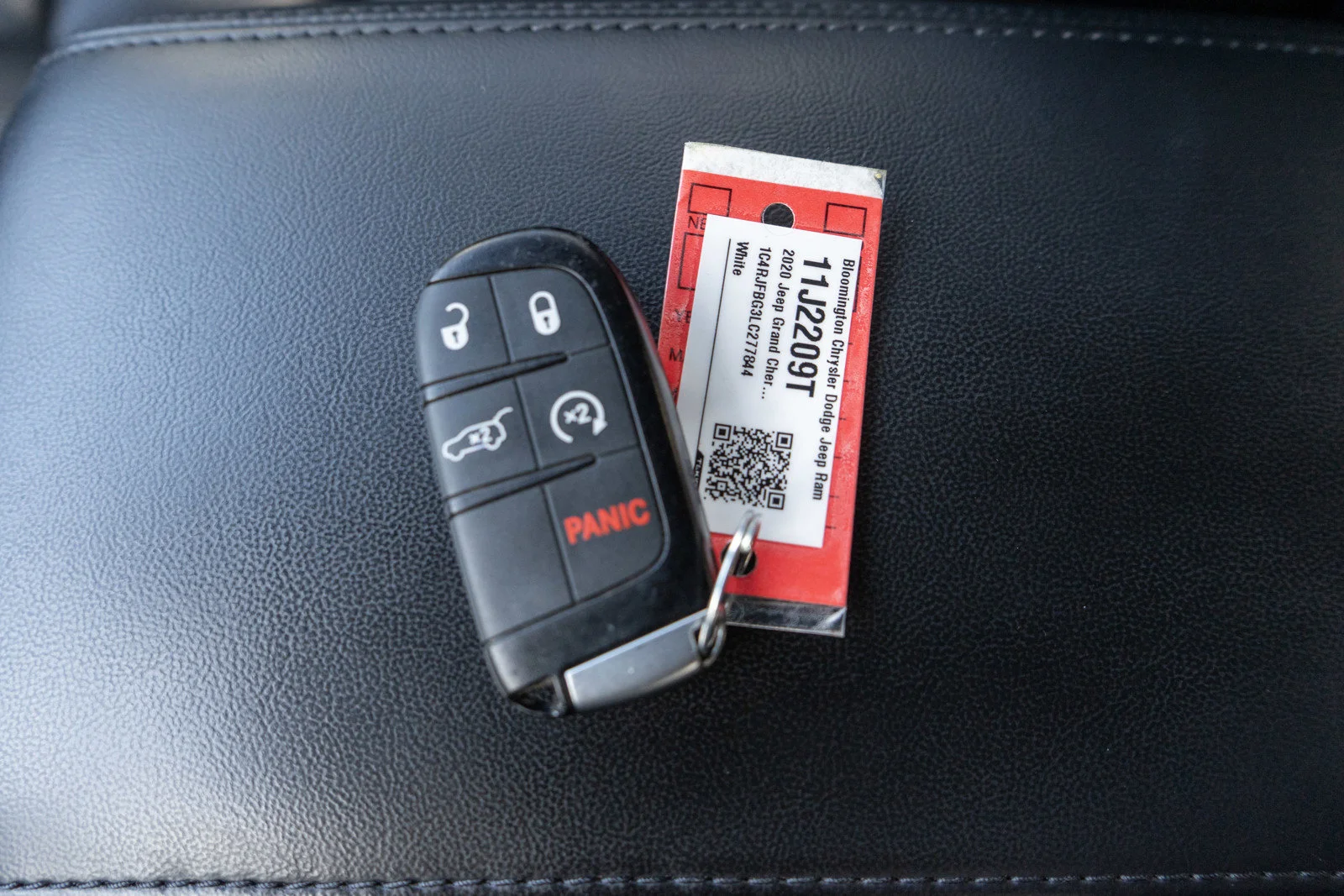 Used 2020 Bright White Clearcoat Jeep Limited image 32