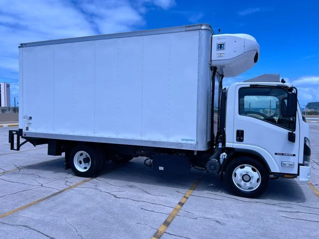 New 2025 White ISUZU 16ft Thermo King w/2500lb Lift, 19,500lb GVWR image 7
