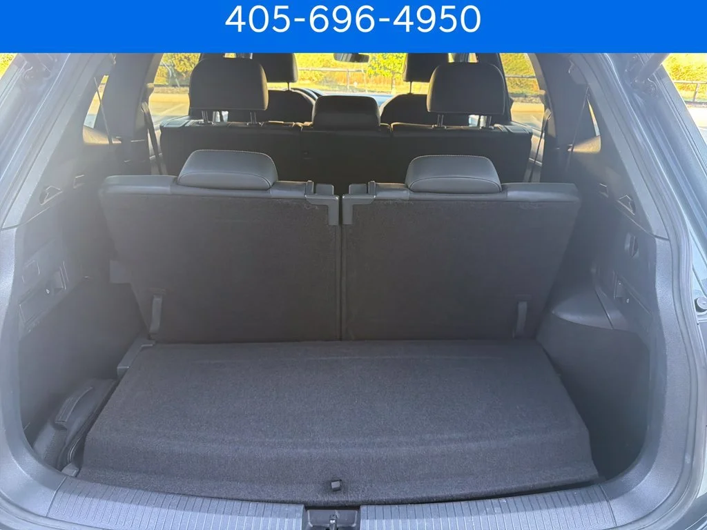 Pre-Owned 2023 Volkswagen Tiguan SE R-Line Black