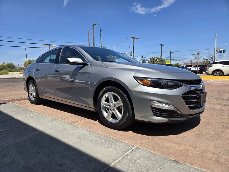 Used 2023 Sterling Gray Metallic Chevrolet LT image 4
