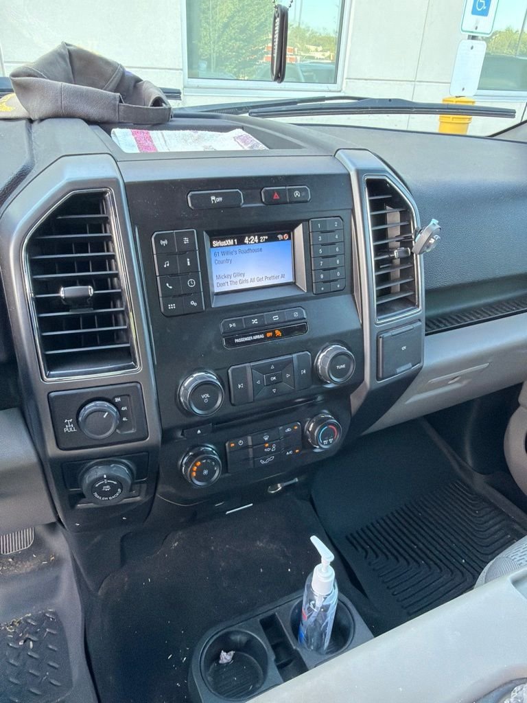 Used 2018 Blue Ford XLT image 4