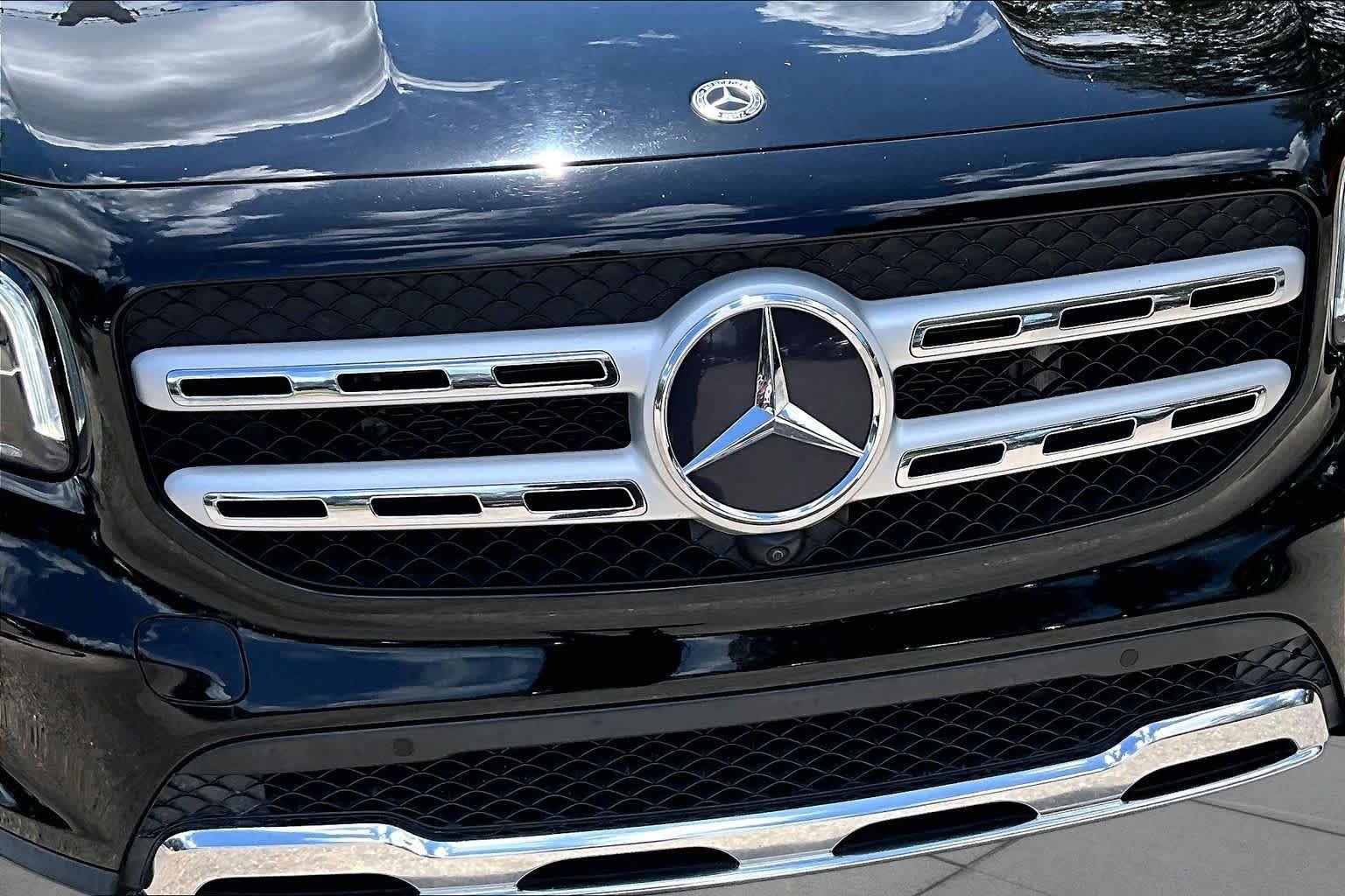 Used 2023 Night Black Mercedes-Benz GLB 250 image 30